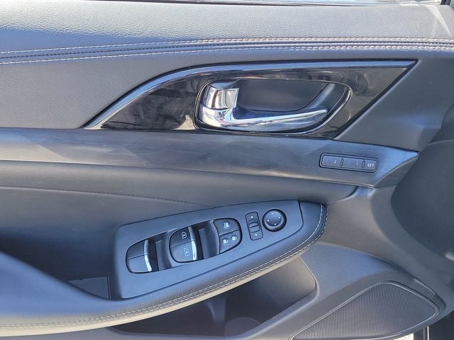 2023 Nissan Maxima Platinum