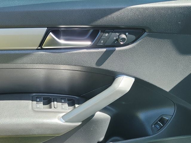 2022 Volkswagen Passat 2.0T SE