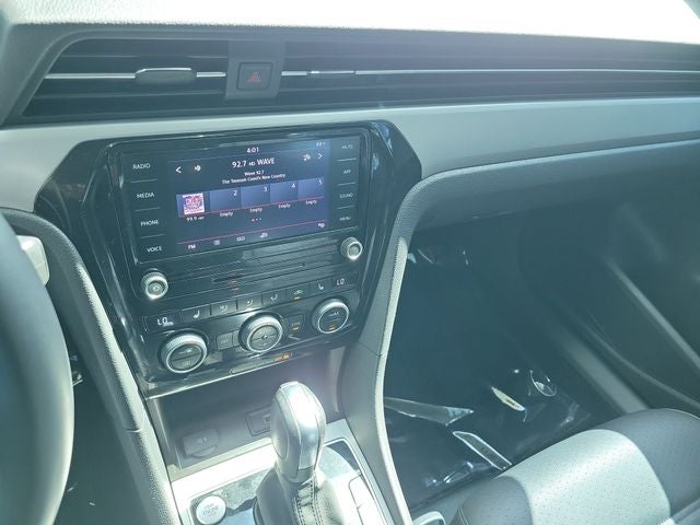 2022 Volkswagen Passat 2.0T SE