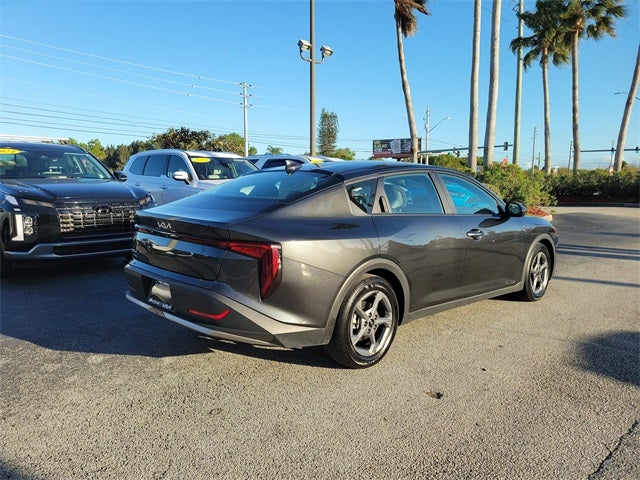 2025 Kia K4 LXS