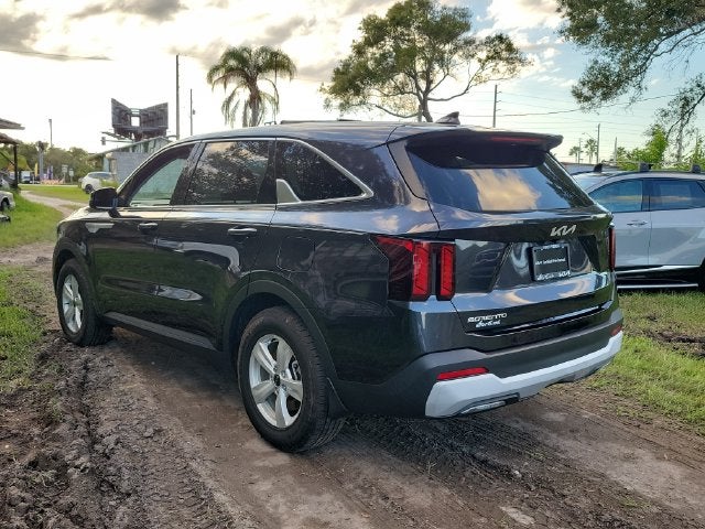 2025 Kia Sorento LX