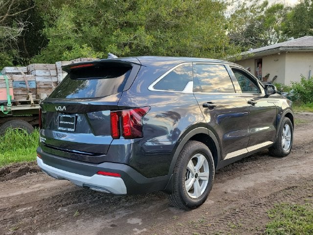 2025 Kia Sorento LX