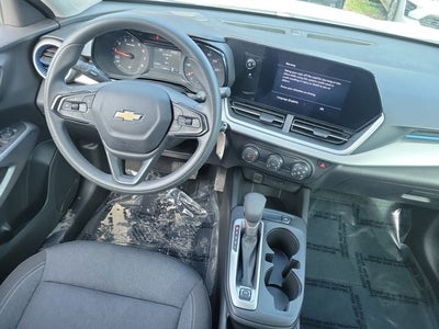 2025 Chevrolet Trax LS
