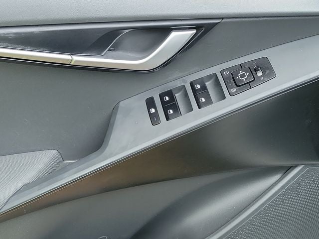 2025 Kia Niro LX