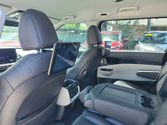 2024 Kia Carnival SX