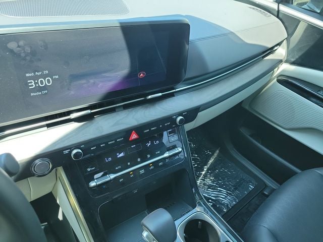 2024 Kia Carnival SX