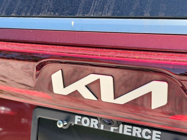 2024 Kia Carnival SX