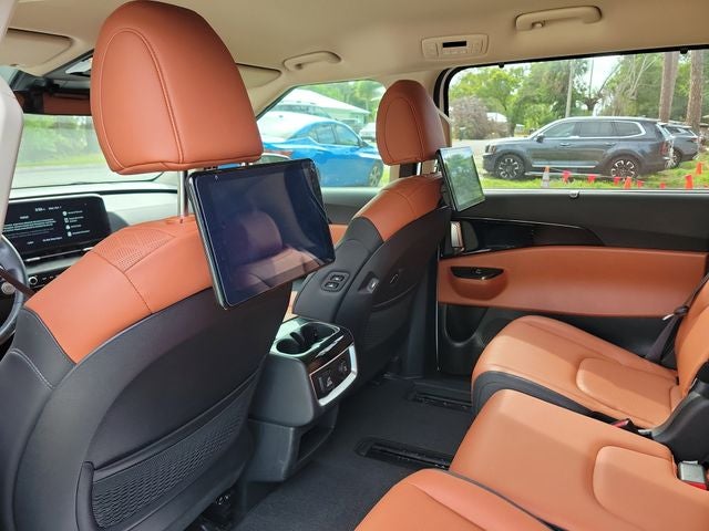 2024 Kia Carnival SX