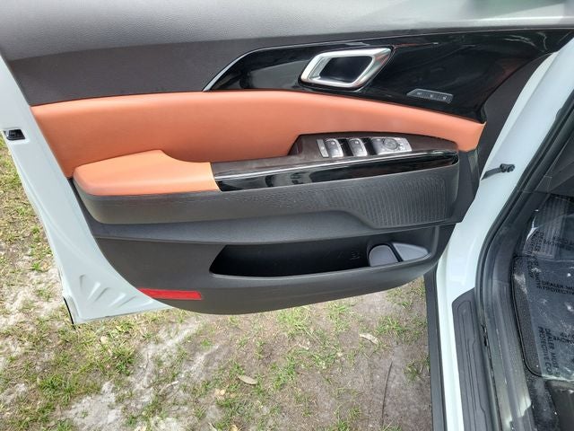 2024 Kia Carnival SX