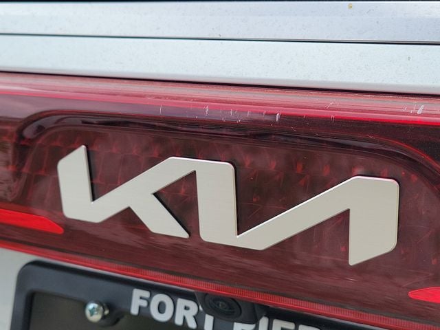 2024 Kia Carnival SX